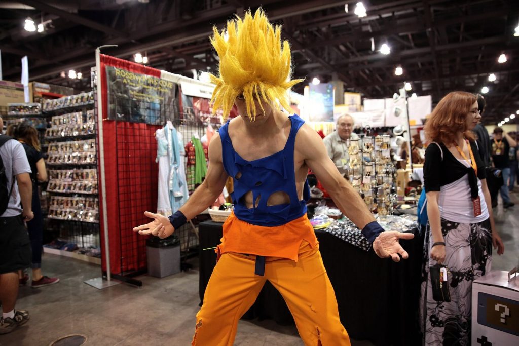 Super Saiyan Goku cosplayer at Phoenix Comicon 2017